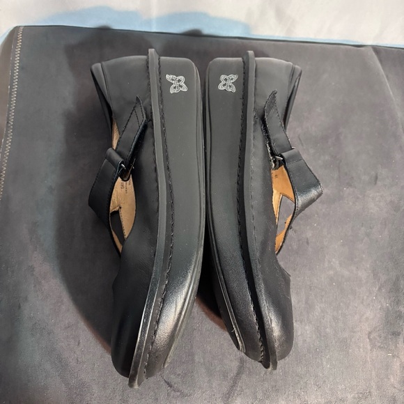 Alegria Sz 41 Day 601 Leather Flats With Small Platform Hook & Loop Closure - Picture 7 of 8